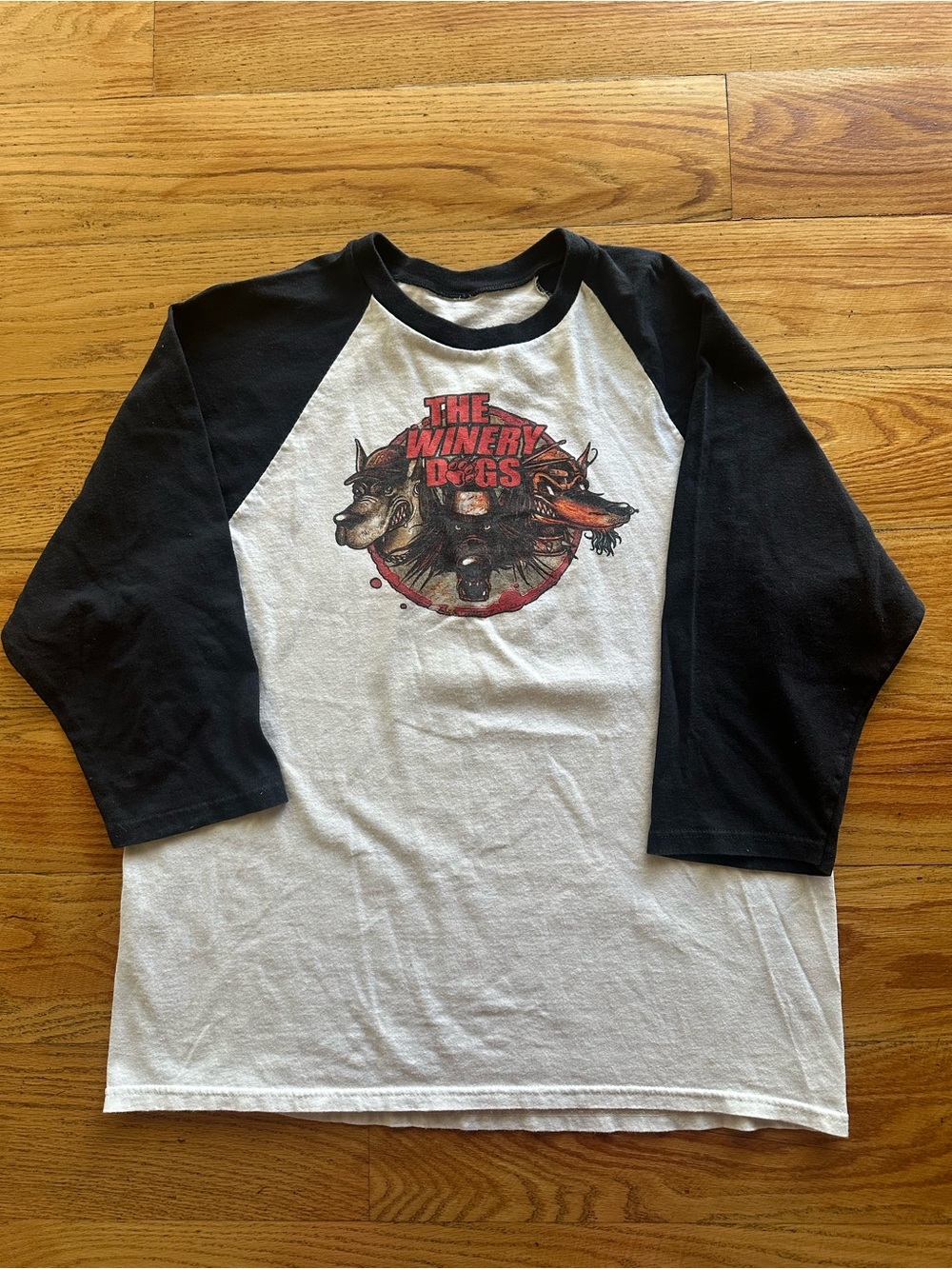 VTG The Winery Dogs Raglan Tee - Black & White
Adults Unisex